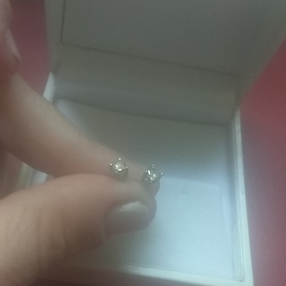 14k white gold diamond studs